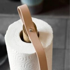 Hands On Køkkenrulleholder, Egetræ -Køkkenudstyr Butik by wirth hands on kkkenrulleholder egetr 5