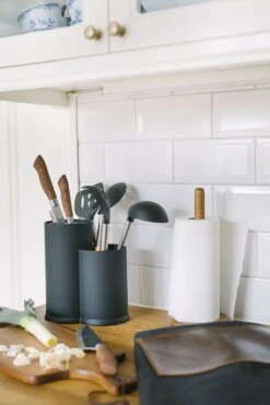 Dorre Wide Knife Blocks & Utensil Holder, Black 6 Dorre Wide Knife Blocks & Utensil Holder, Black -Køkkenudstyr Butik dorre wide knife blocks utensil holder black 5