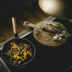 Fiskars Norden Stegepande Ø24cm, Sort Støbejern 7 Fiskars Norden Stegepande Ø24cm, Sort Støbejern -Køkkenudstyr Butik fiskars norden stegepande 24cm sort stbejern 12