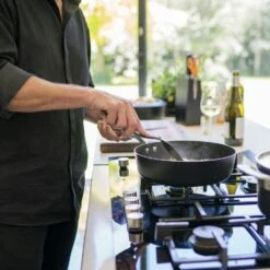 Fiskars Rotisser Sautepande Optiheat 26 Cm 7 Fiskars Rotisser Sautepande Optiheat 26 Cm -Køkkenudstyr Butik fiskars rotisser sautepande optiheat 26 cm 3