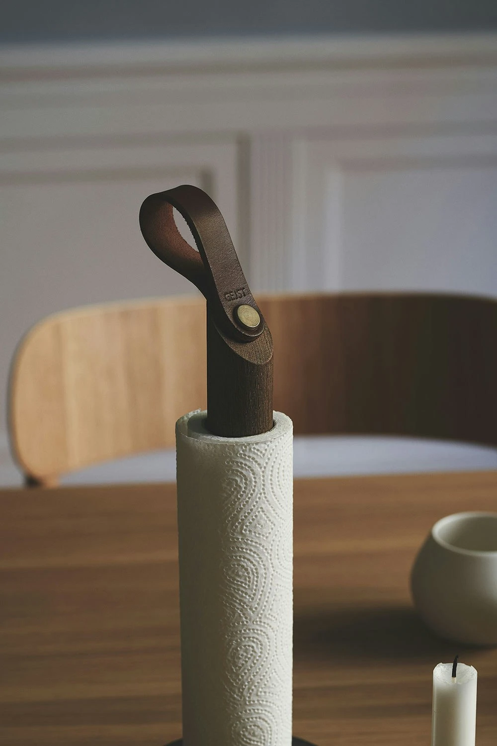 GEJST Grab Køkkenrulleholder Egetræ, Røget 5 GEJST Grab Køkkenrulleholder Egetræ, Røget - Billede 5