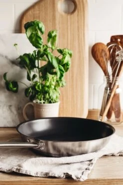 Heirol Cerasafe Pro Stegepande 28 Cm 5 Heirol Cerasafe Pro Stegepande 28 Cm -Køkkenudstyr Butik heirol cerasafe pro stegepande 28 cm 1