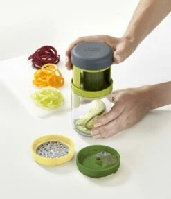 Joseph Joseph Spiro 3-In-1 Spiralizer -Køkkenudstyr Butik joseph joseph spiro 3 in 1 spiralizer 2