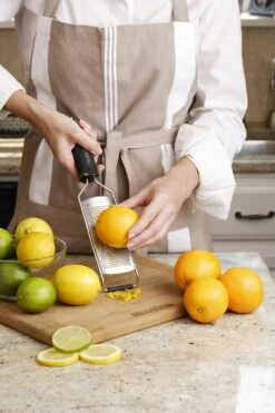 Microplane Gourmet Grater, Fine 5 Microplane Gourmet Grater, Fine -Køkkenudstyr Butik microplane gourmet grater fine 2