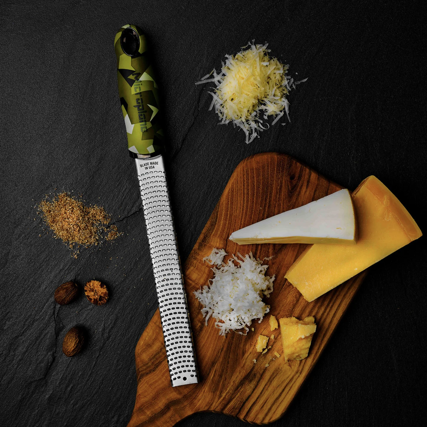 Microplane Premium Classic Rivejern, Camouflagegrønt 2 Microplane Premium Classic Rivejern, Camouflagegrønt - Billede 2