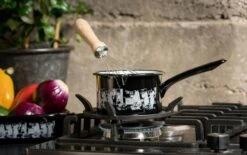 Muurla Enamel Sauce Pan, 80 Cl -Køkkenudstyr Butik muurla enamel sauce pan 80 cl 3