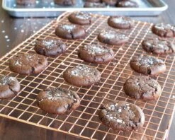 Nordic Ware Afkølingsrist 42.5x28.9x2.5 Cm -Køkkenudstyr Butik nordic ware large cooling grille in copper 3