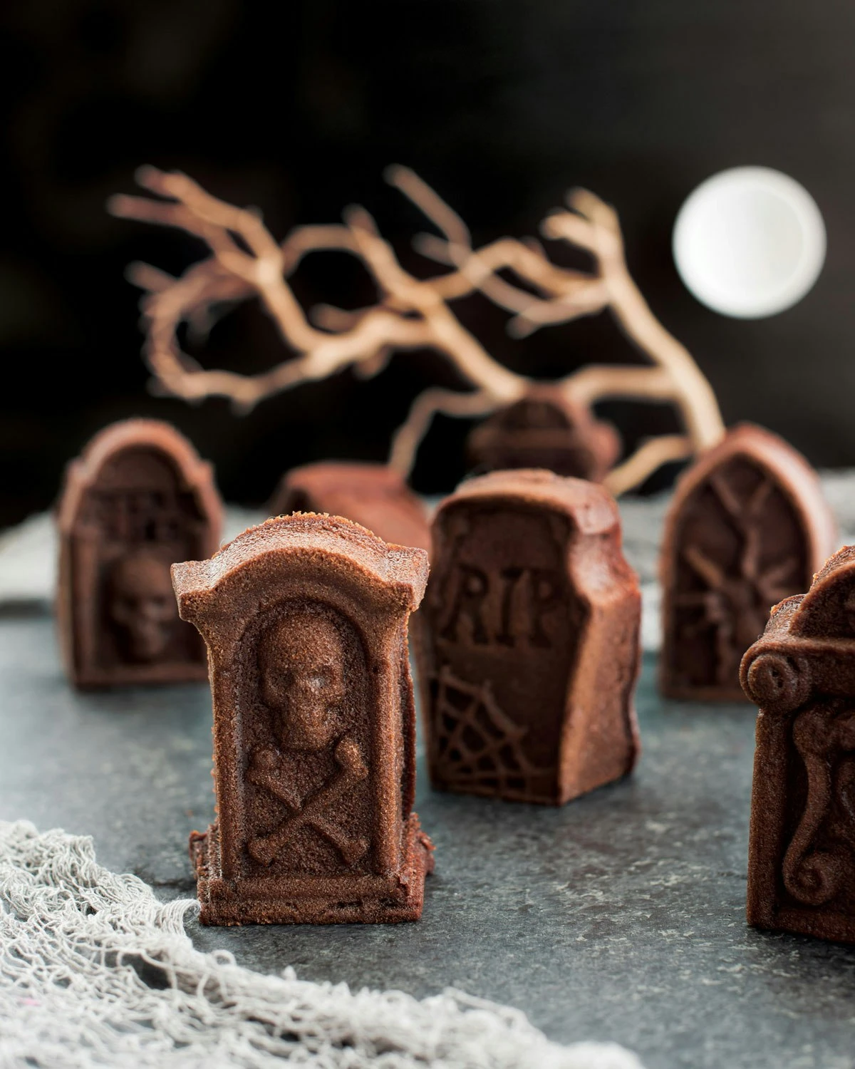 Nordic Ware Tombstone Cakelet Bageform 2 Nordic Ware Tombstone Cakelet Bageform - Billede 2