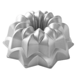 Nordic Ware Vintage Star Bageform