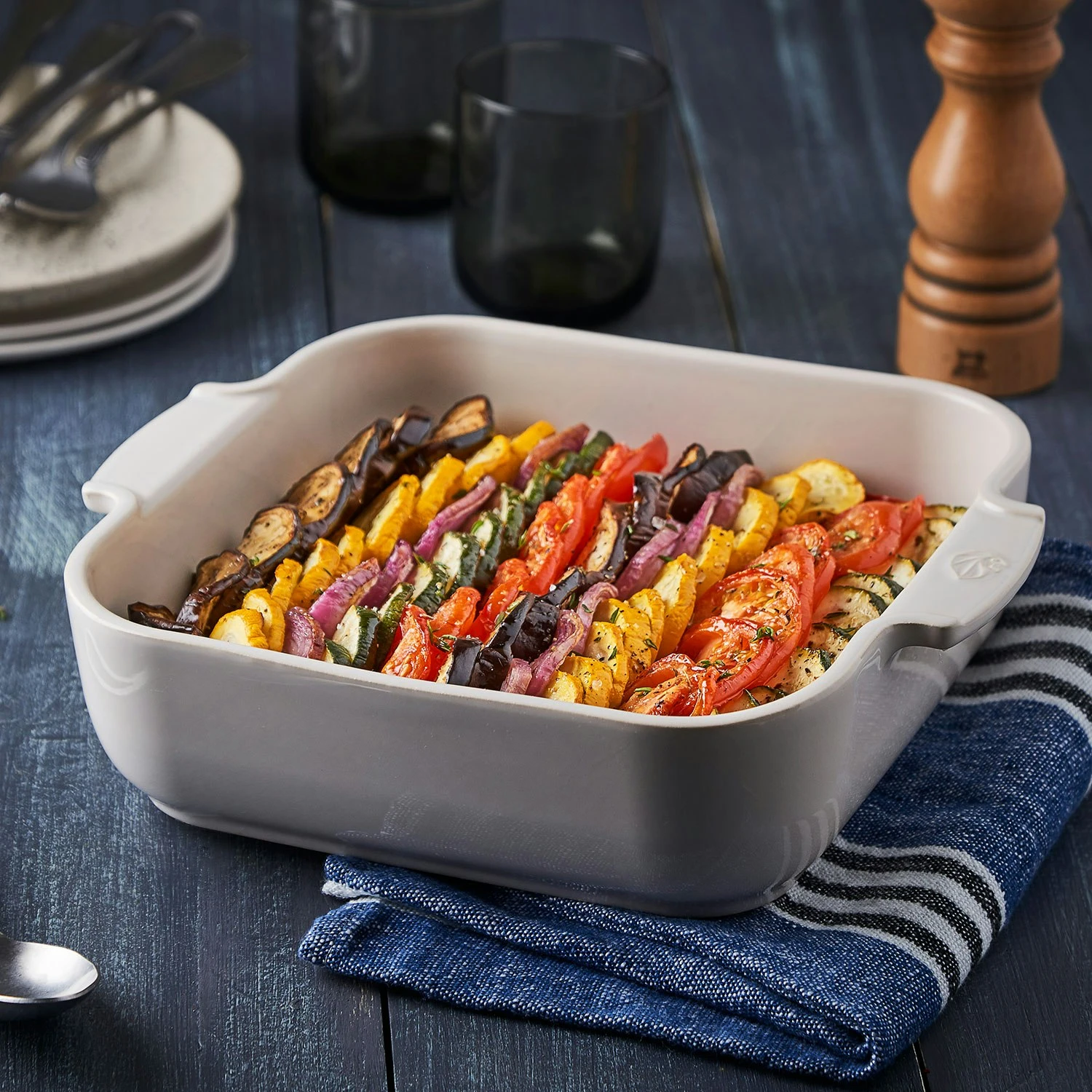 Peugeot Appolia Ovnfast Fad 36x36 Cm, Ecru 2 Peugeot Appolia Ovnfast Fad 36x36 Cm, Ecru - Billede 2