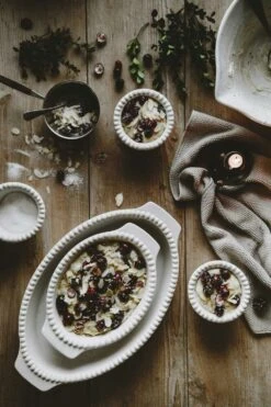 DARIA Ovnfast Fad 35 Cm, Cotton White 9 DARIA Ovnfast Fad 35 Cm, Cotton White -Køkkenudstyr Butik potteryjo daria ovnfast fad 35 cm 7