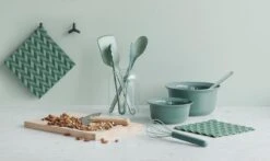 RIG TIG Cook-It Tong, Green 7 RIG TIG Cook-It Tong, Green -Køkkenudstyr Butik rig tig by stelton cook it tong green 3