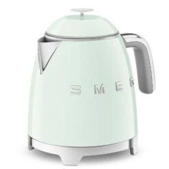Smeg Mini Elkedel 0,8 L, Pastelgrøn -Køkkenudstyr Butik smeg mini elkedel 08 l 136