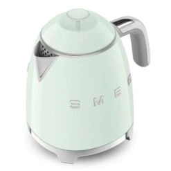 Smeg Mini Elkedel 0,8 L, Pastelgrøn -Køkkenudstyr Butik smeg mini elkedel 08 l 138
