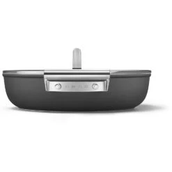 Smeg Sautépande 28 Cm, Sort 11 Smeg Sautépande 28 Cm, Sort -Køkkenudstyr Butik smeg sautepande 28 cm 21