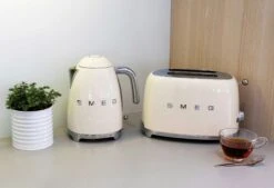 Smeg Brødrister 2 Skiver, Creme -Køkkenudstyr Butik smeg smeg brdrister 2 skiver creme 79