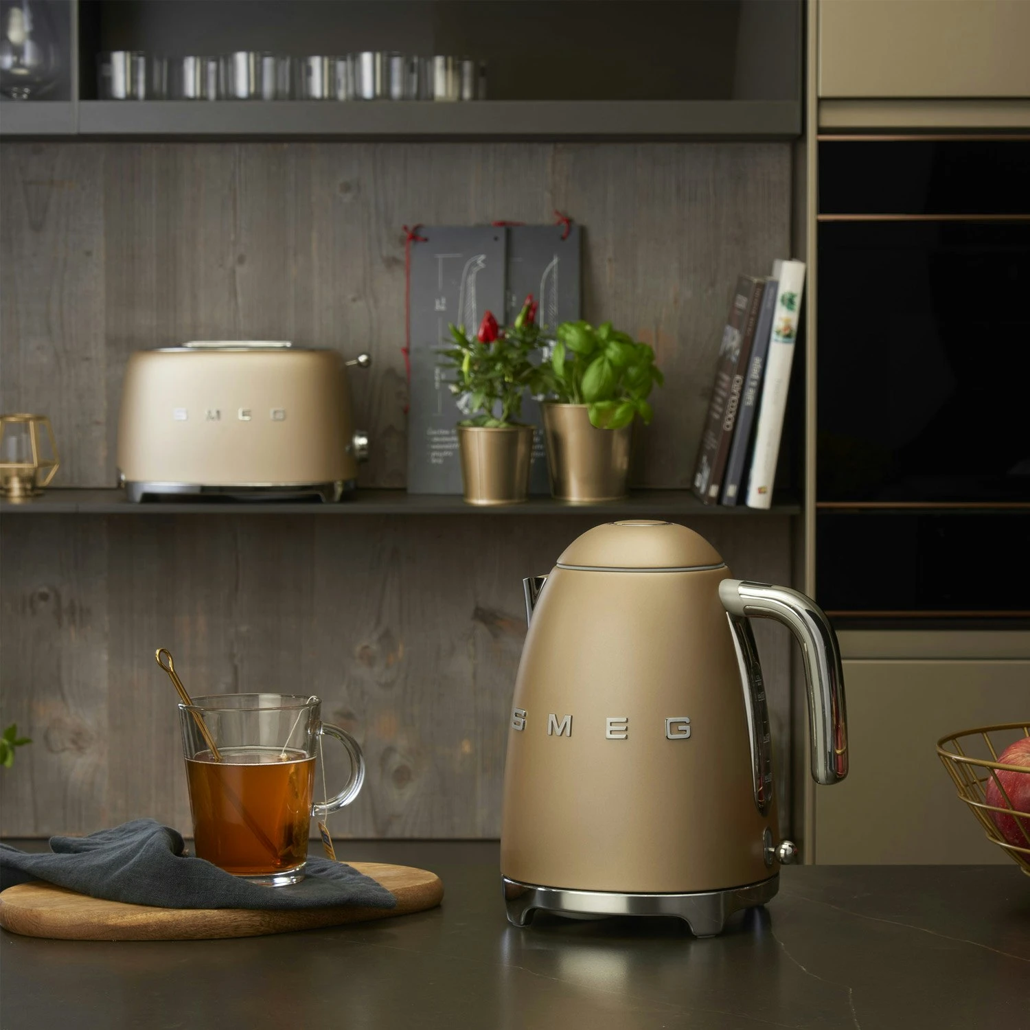 Smeg Kettle 1,7 L, Matte Gold 5 Smeg Kettle 1,7 L, Matte Gold - Billede 5