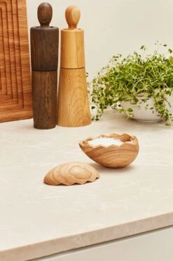 Spring Copenhagen Mrs Salt Saltkværn 23.3 Cm, Eg -Køkkenudstyr Butik spring copenhagen mrs salt saltkvarn 233 cm ljus ek 5