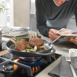 Staub Pure Small Grill, Black -Køkkenudstyr Butik staub pure small grill black 1