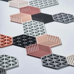 Zone Denmark Triangles Bordskåner, Cool Grey 5 Zone Denmark Triangles Bordskåner, Cool Grey -Køkkenudstyr Butik zone denmark triangles bordskaner nordic sky 1 2